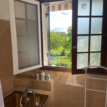 Apartment Joli Avec Piscine